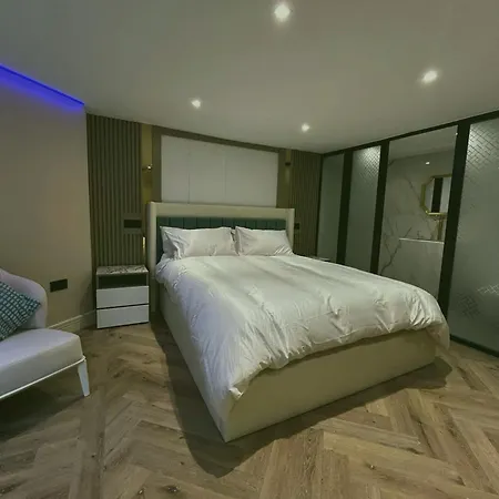 4 Bedrooms Frankfurt Frankfurt am Main