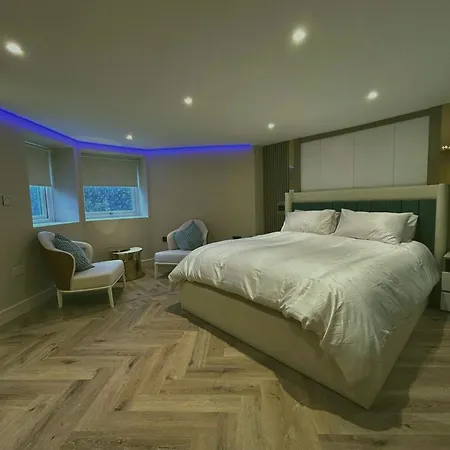 Apartment 4 Bedrooms Frankfurt *